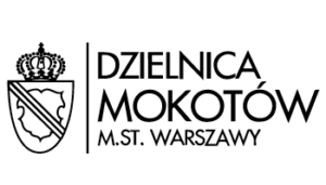 prostokątny logotyp dzielnicy Mokotów. po lewej stronie czarno-biały herb Mokotowa oddzielony pionową kreską od napisu DZIELNICA MOKOTÓW M.ST. WARSZAWY