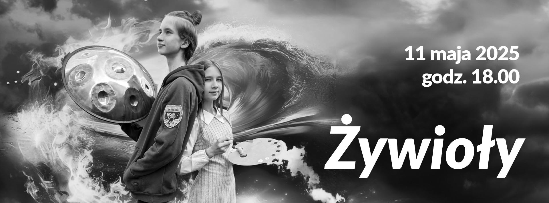 Chłopak i dziewczyna stoją plecami do siebie, on trzyma w prawej ręce instrument handpan, ona paletę malarską