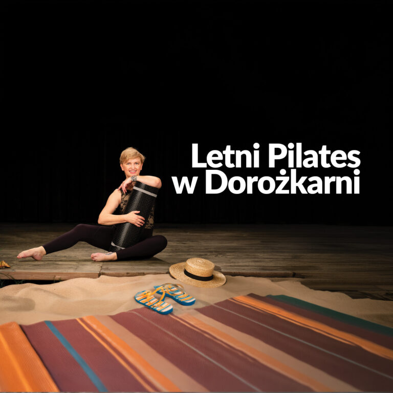 Zdjęcie kobiety z matą do ćwiczeń jogi. Napis "Letni Pilates"